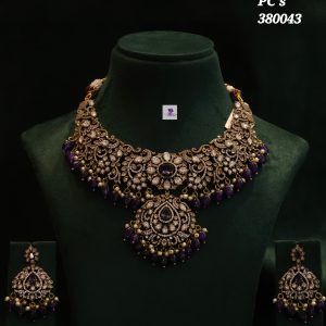 Simple Victorian Neck Set With Earrings
