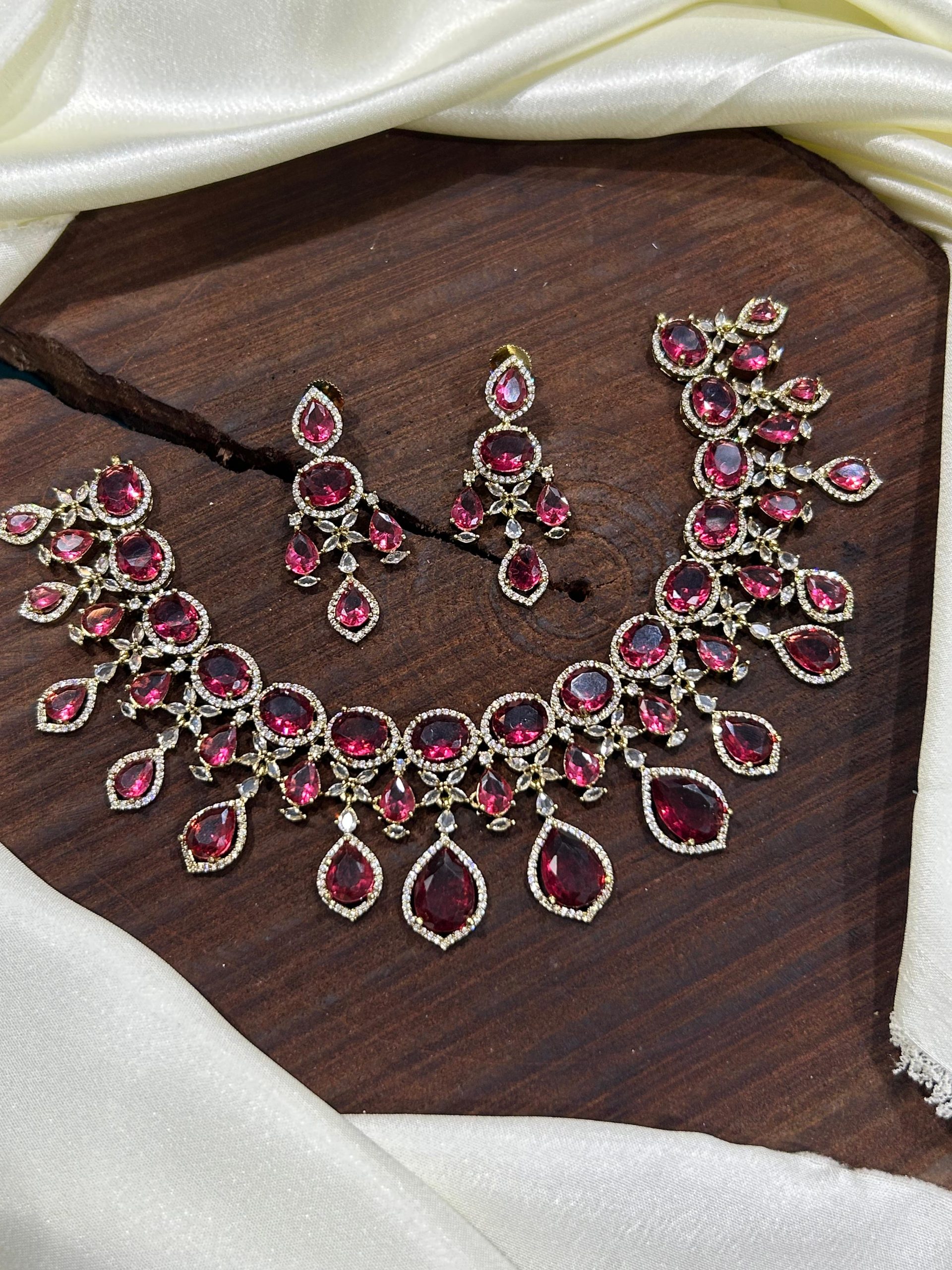 Stylish Pink Necklace With Earrings